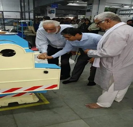 Mr Deepak Singh inaugurating the motor-design lab at Su-Kam